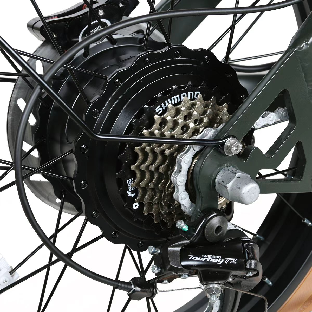 Close-up of the Shimano 7-speed derailleur on the Pilot G/S